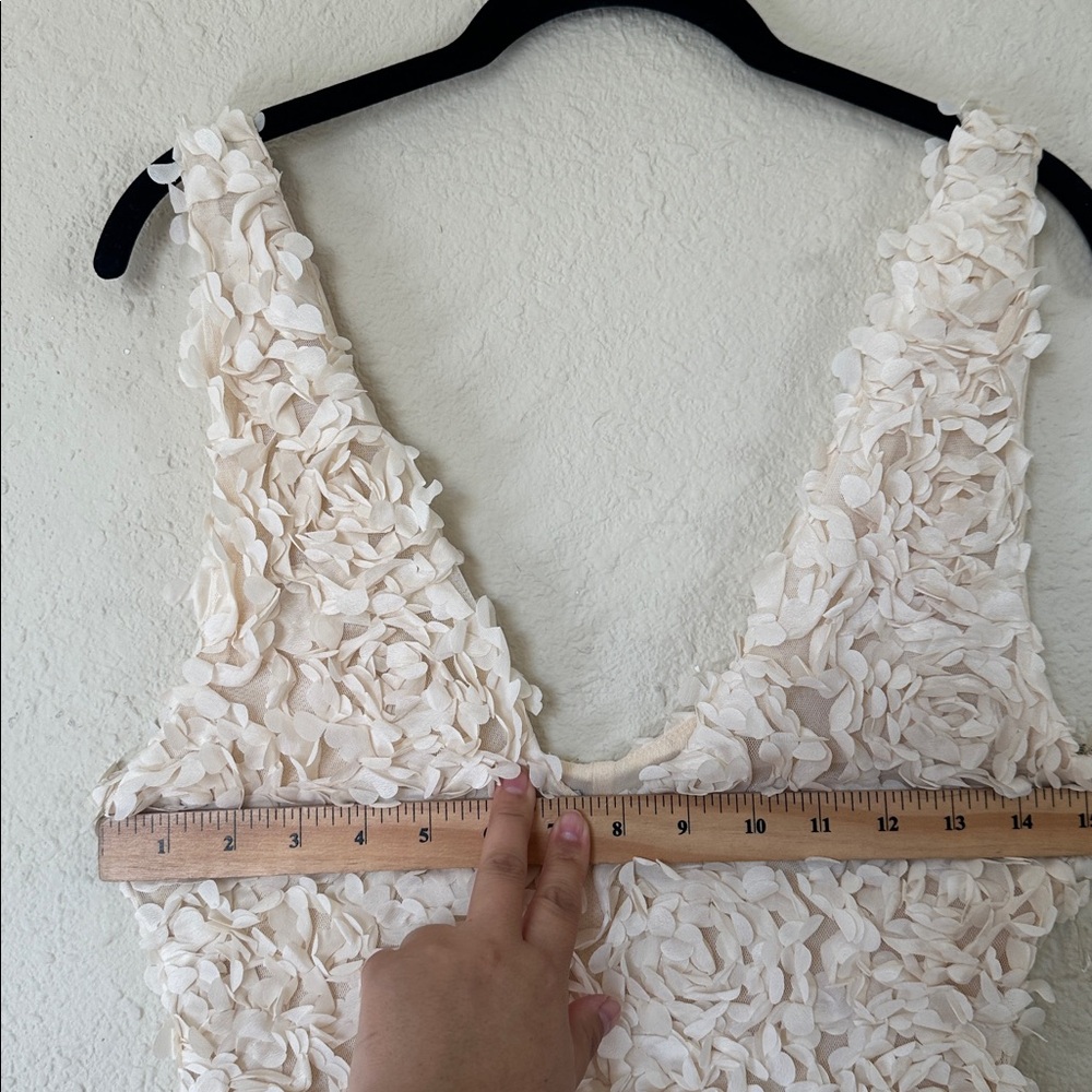HOUSE OF CB CARENA CREME PLUNGE FLORAL‎ APPLIQUÉ MAXI DRESS size S NWOT - Picture 12 of 12